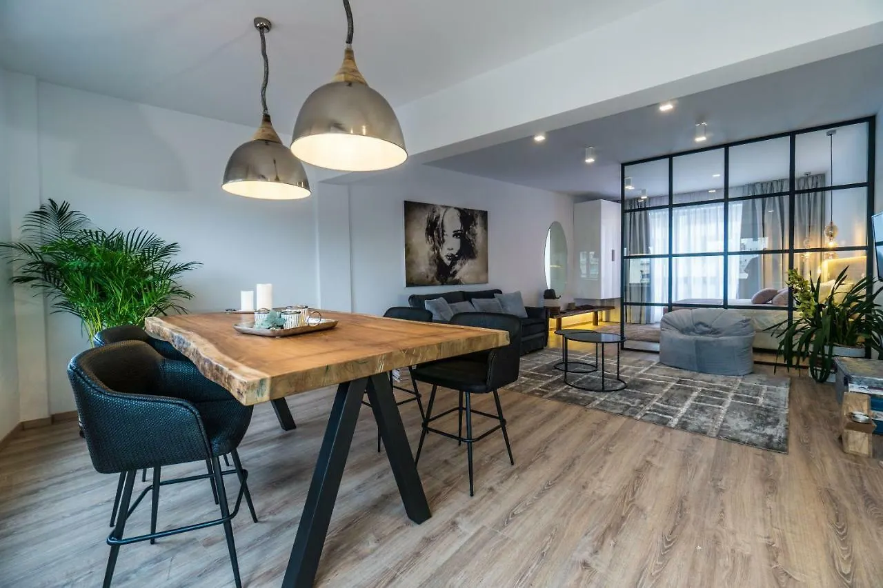 Glossy Lodge Thessaloniki Apartment